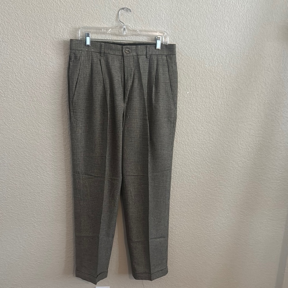 Claiborne Gray Dress Pants Pleated Front Tailored Fit